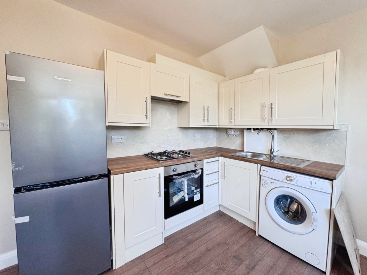 Flat Preston Road in Southend-on-Sea