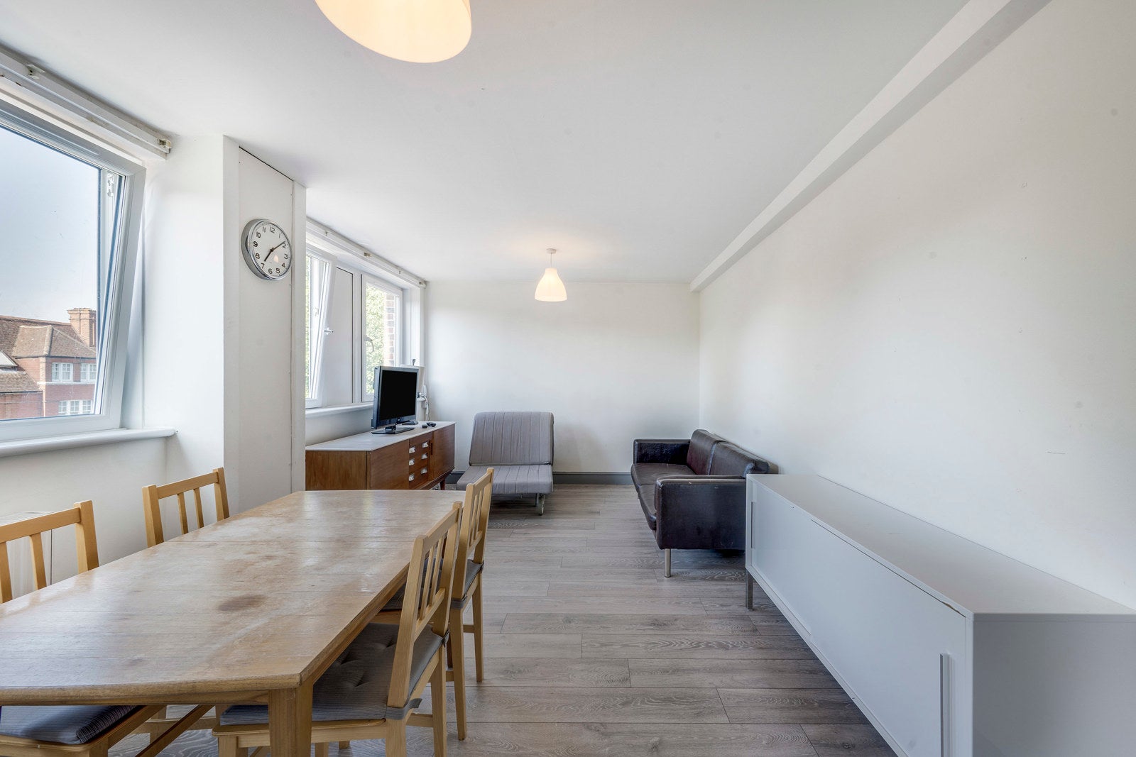 Flat Cambalt Road in Greater London
