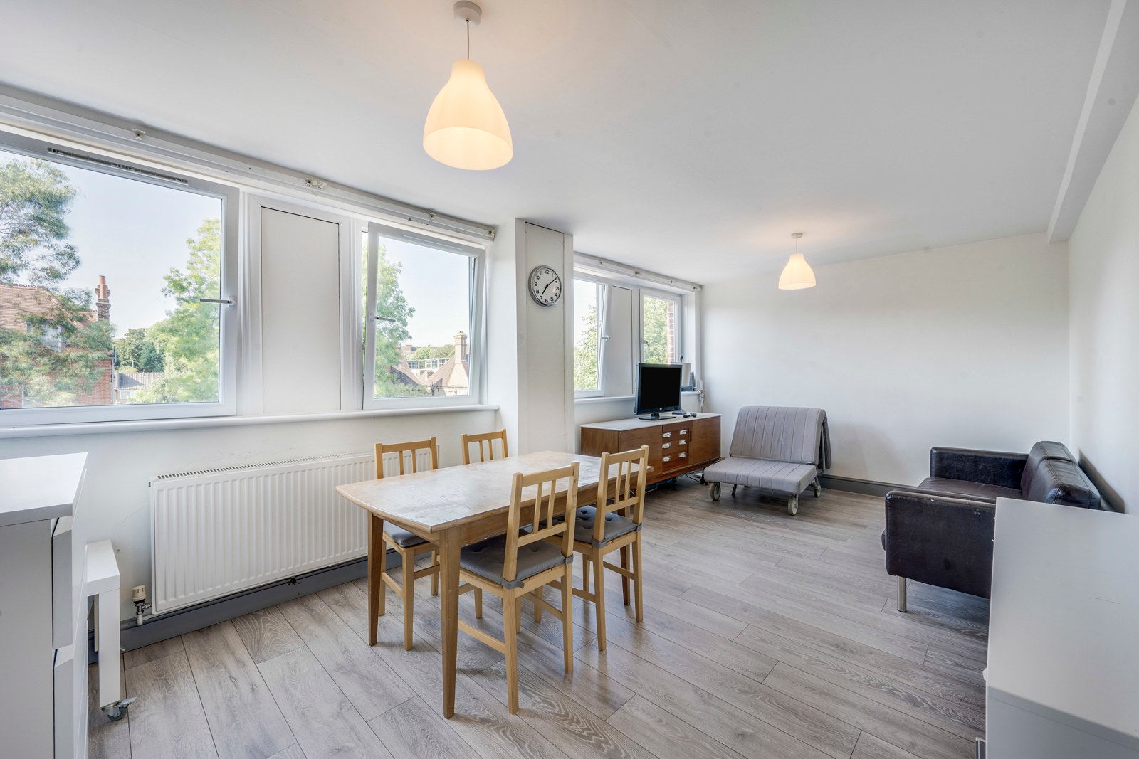 Flat Cambalt Road in Greater London