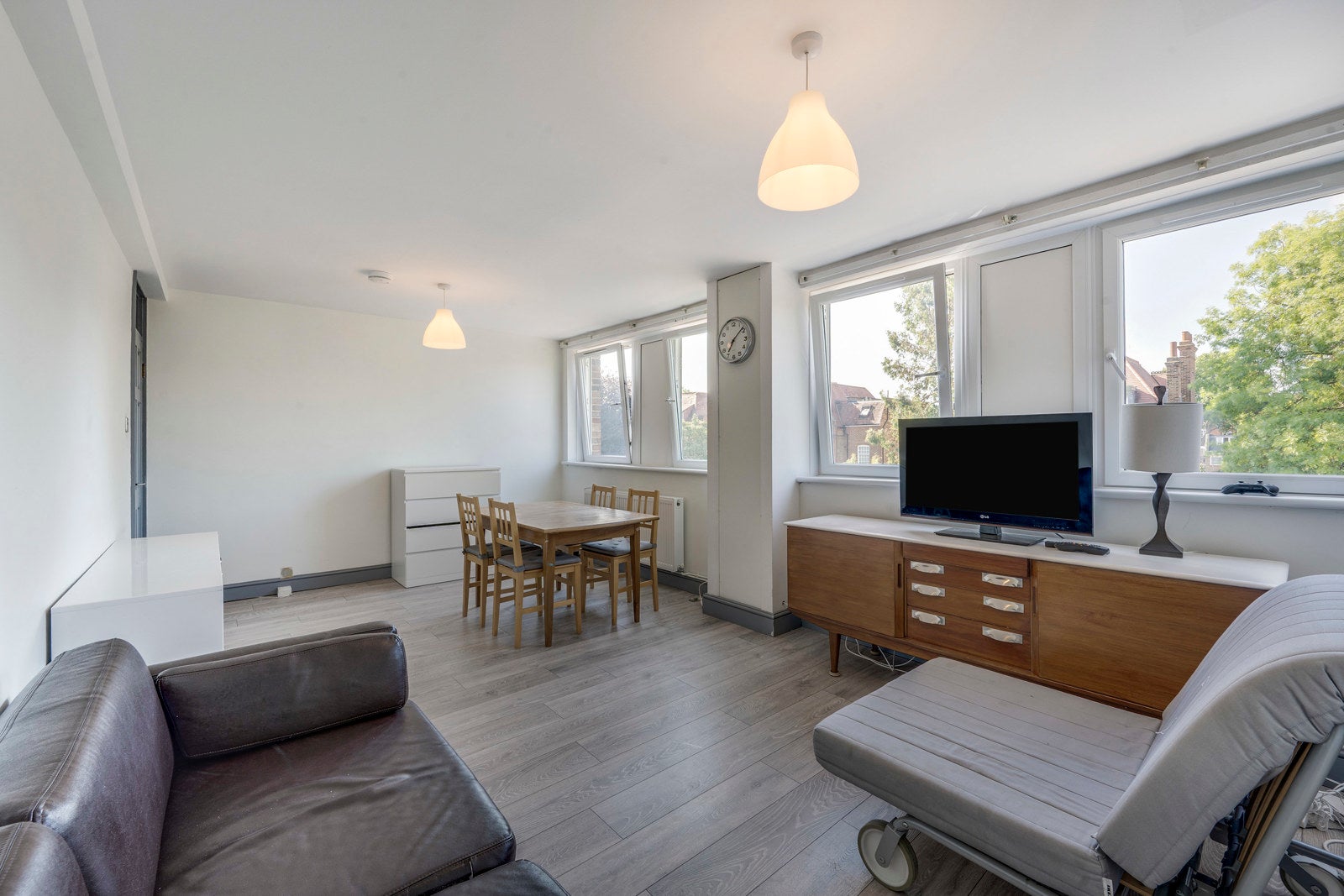 Flat Cambalt Road in Greater London