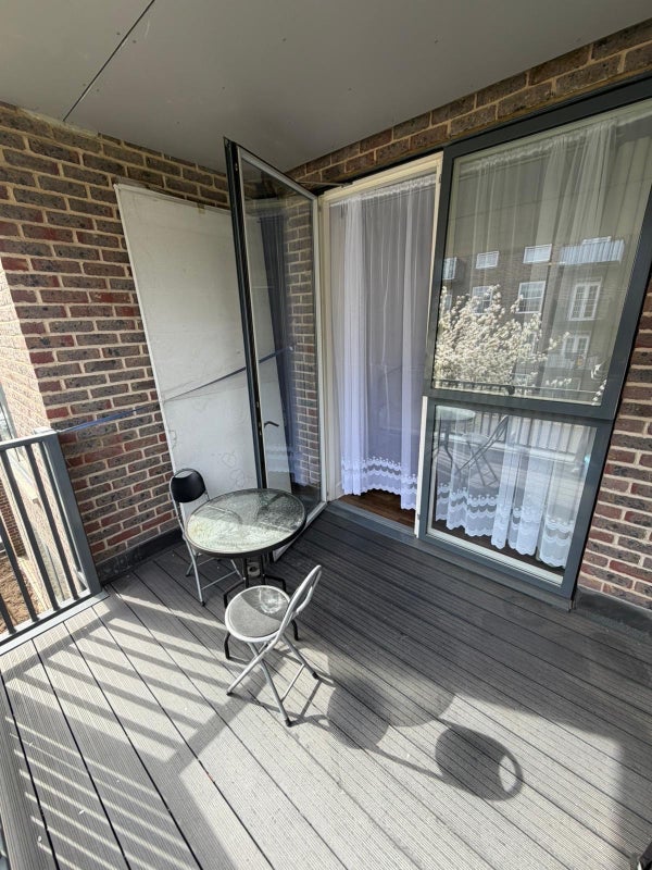 Room Forster Road in Greater London