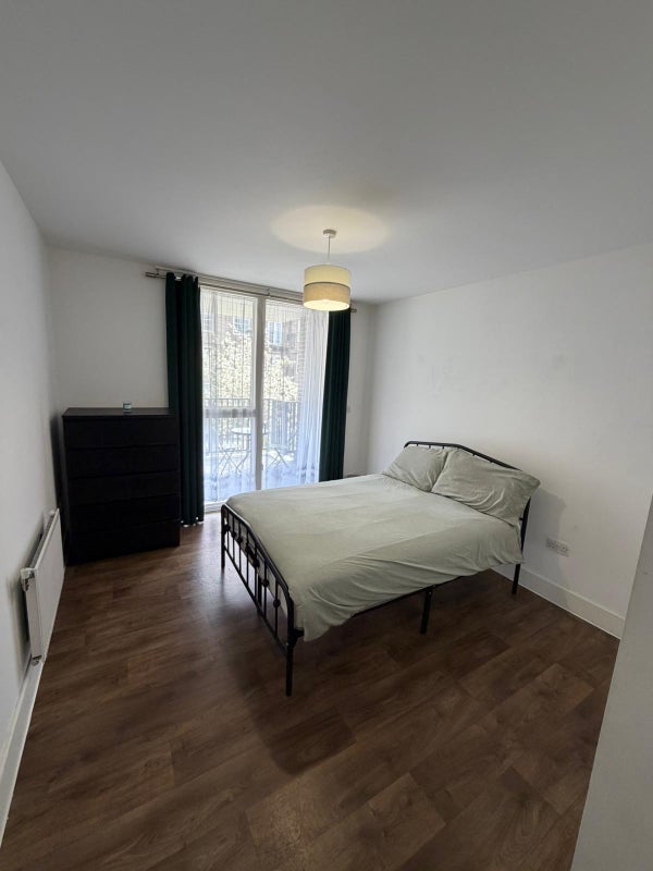 Room Forster Road in Greater London