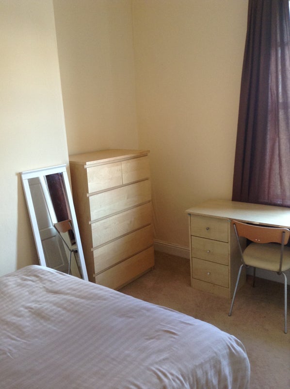 Room Abbey Road in Sandwell