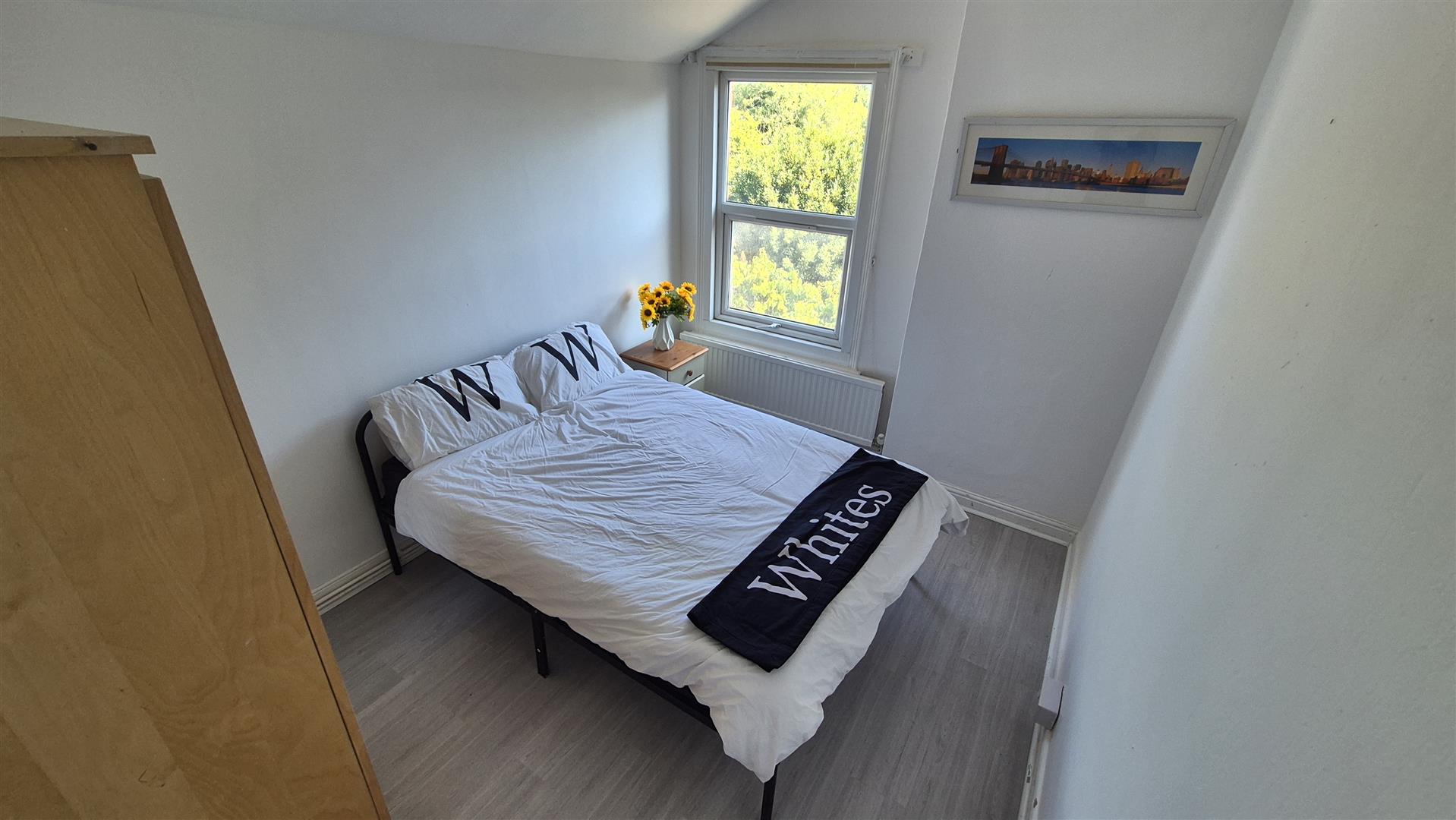 Room Balmoral Road in Northampton