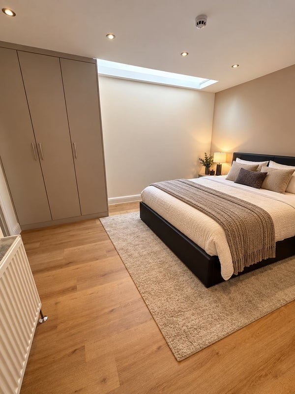 Room Hawthorne Crescent in Slough