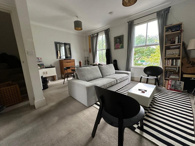 Room Albion Way in Greater London
