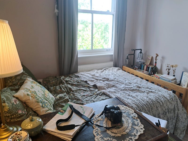 Room Albion Way in Greater London