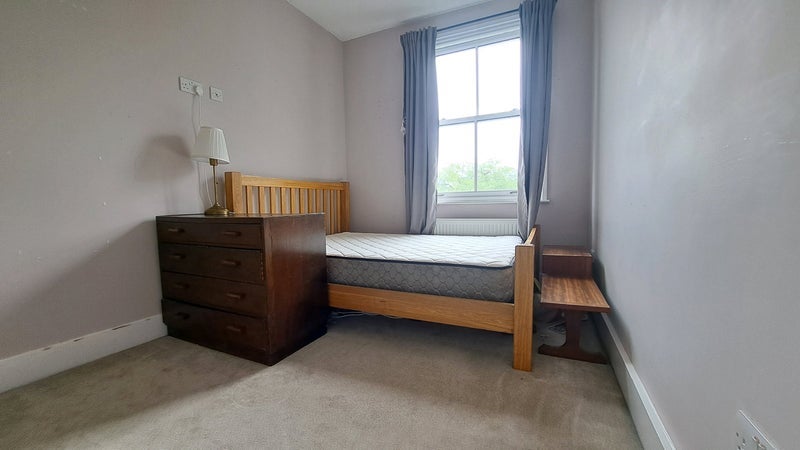 Room Albion Way in Greater London