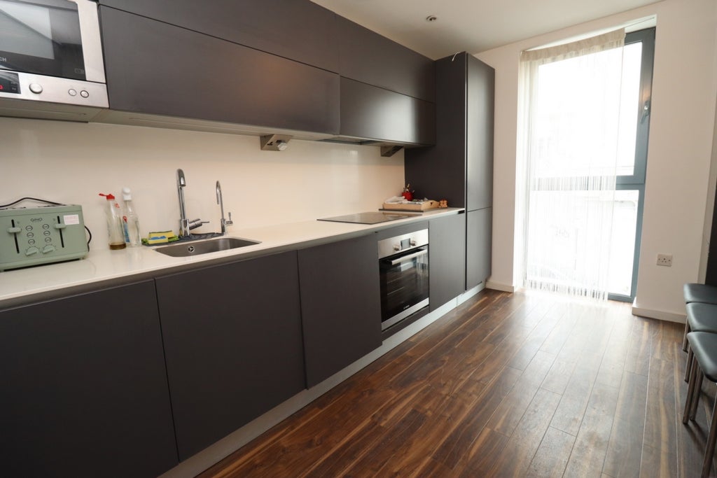 Room Globe Road in Greater London