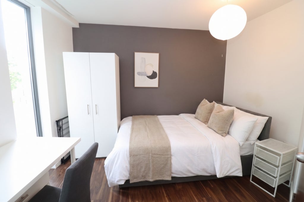 Room Globe Road in Greater London