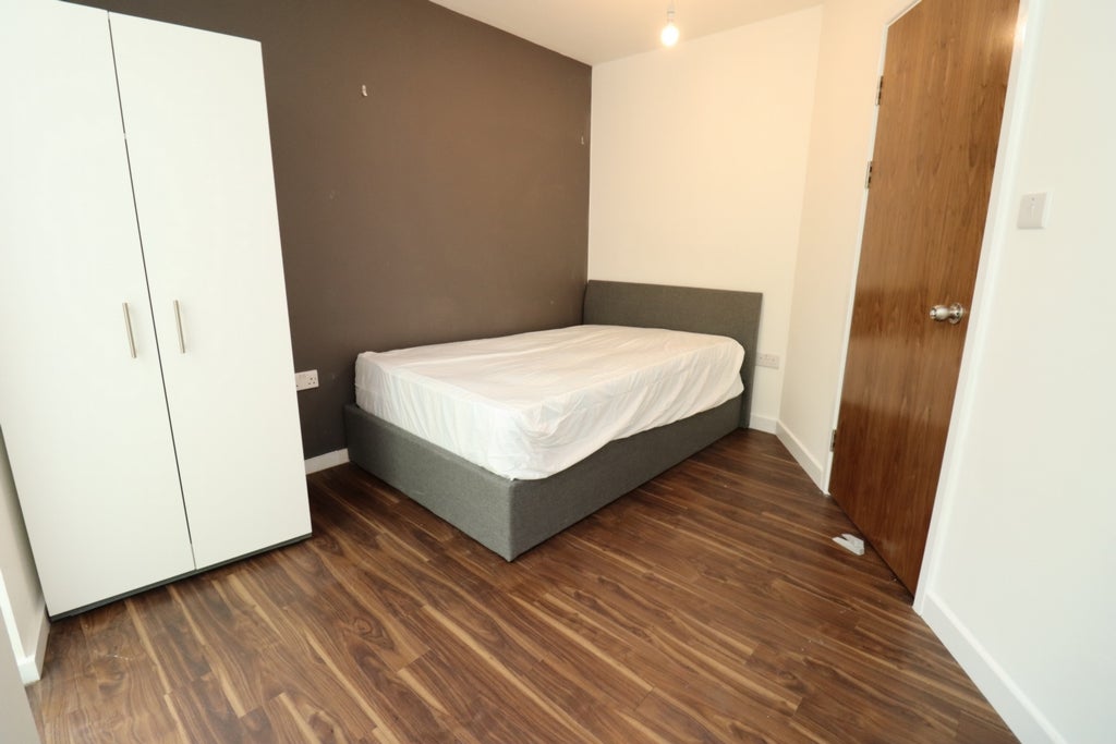 Room Globe Road in Greater London