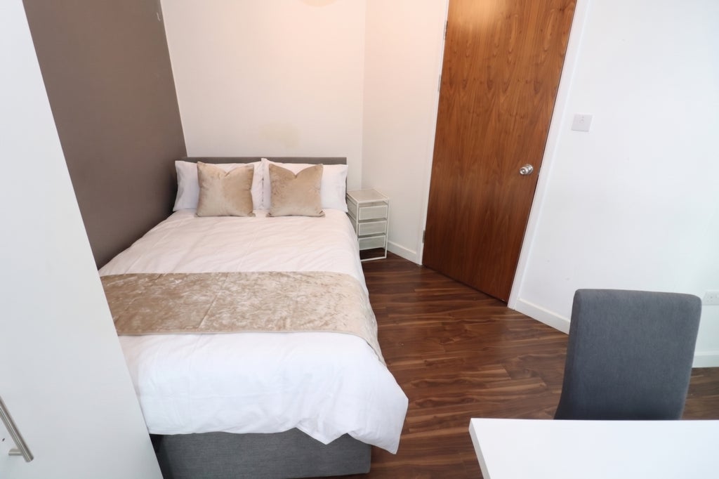 Room Globe Road in Greater London