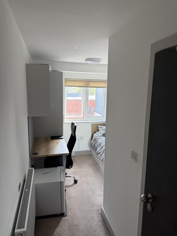 Room Tarragon Road in Leicester
