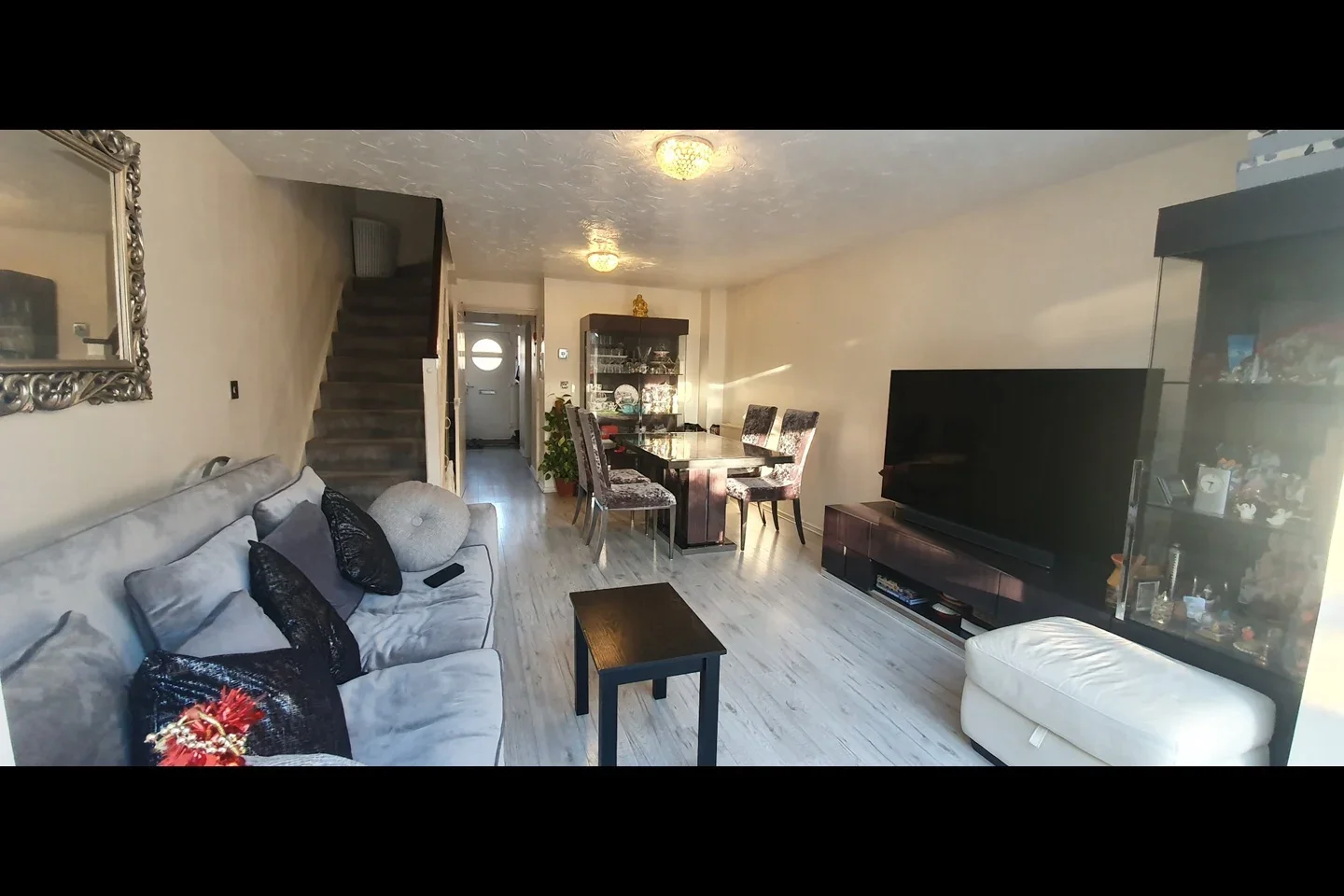 House Hurworth Avenue in Slough