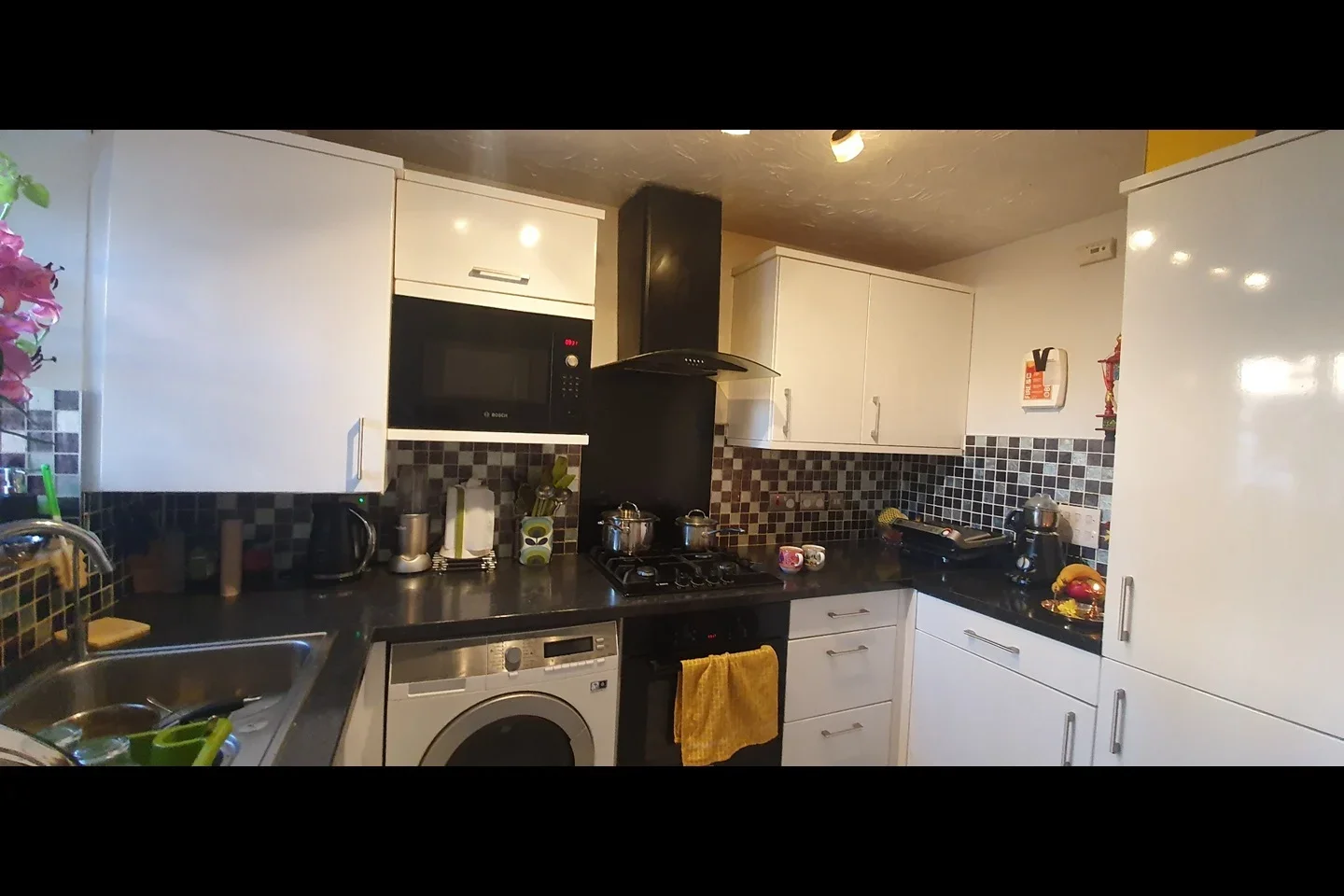 House Hurworth Avenue in Slough