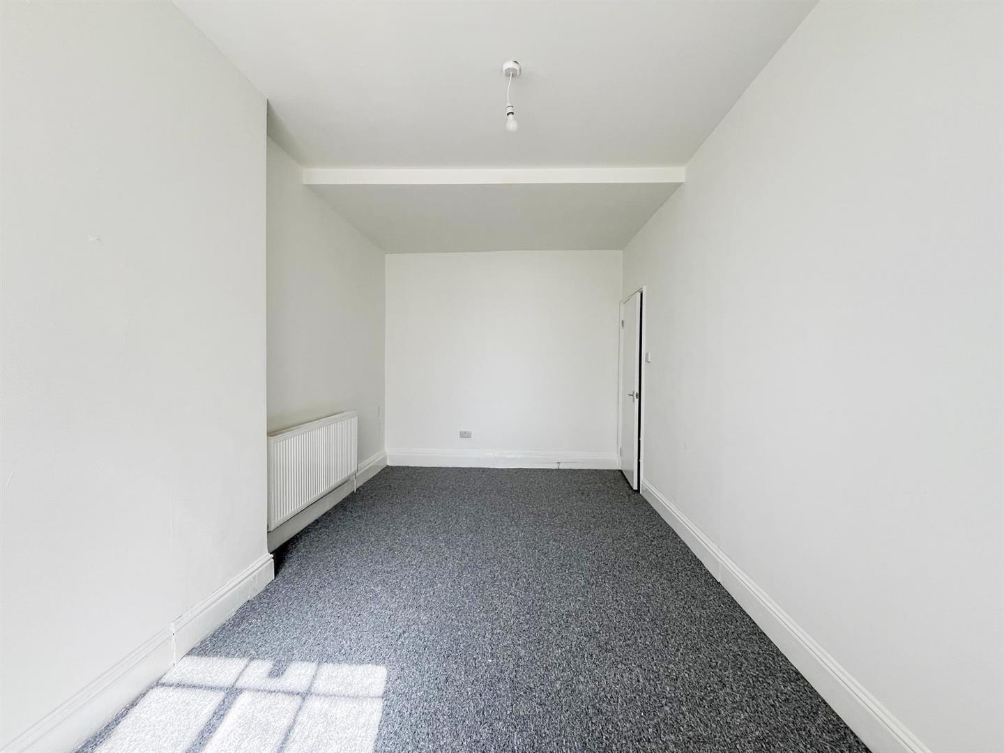Flat Wellington Square in St Leonards