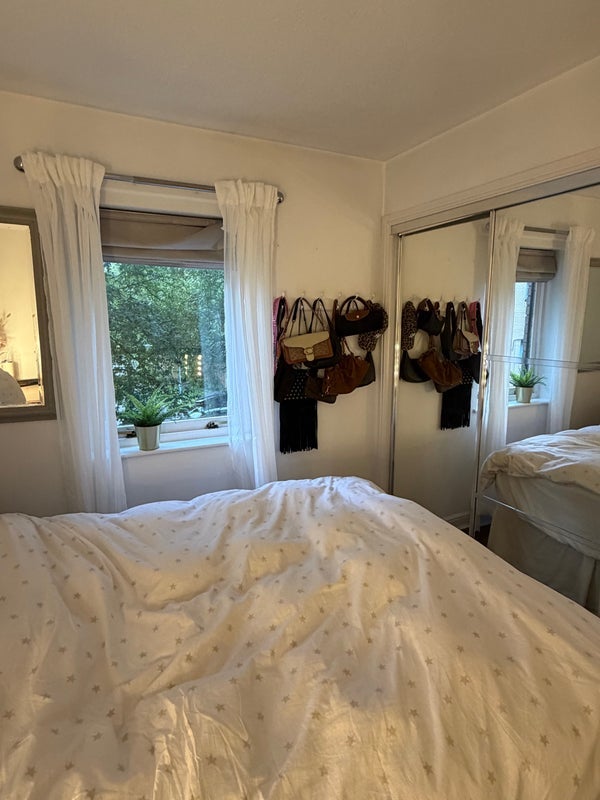Room Bellshaugh Gardens in Glasgow