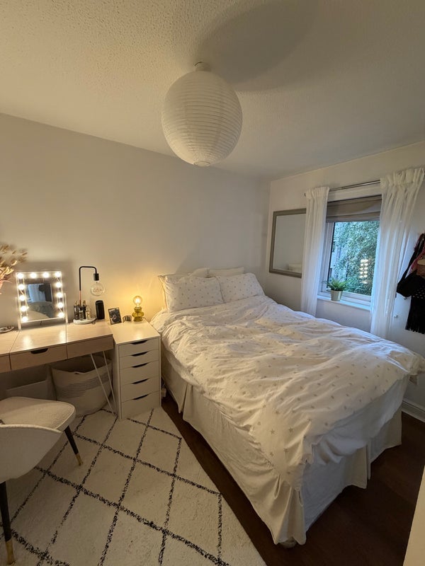 Room Bellshaugh Gardens in Glasgow