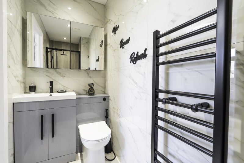 Room White Close in Slough