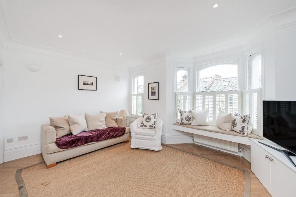 Flat Campana Road in Greater London