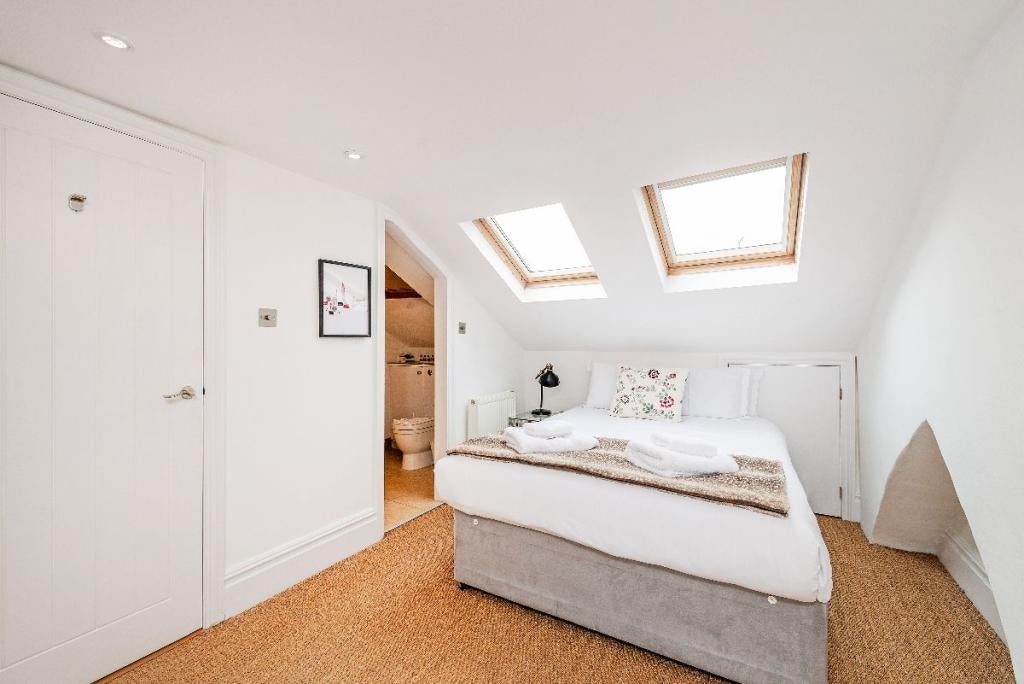 Flat Campana Road in Greater London