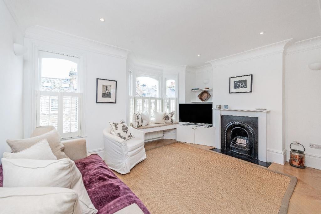 Flat Campana Road in Greater London