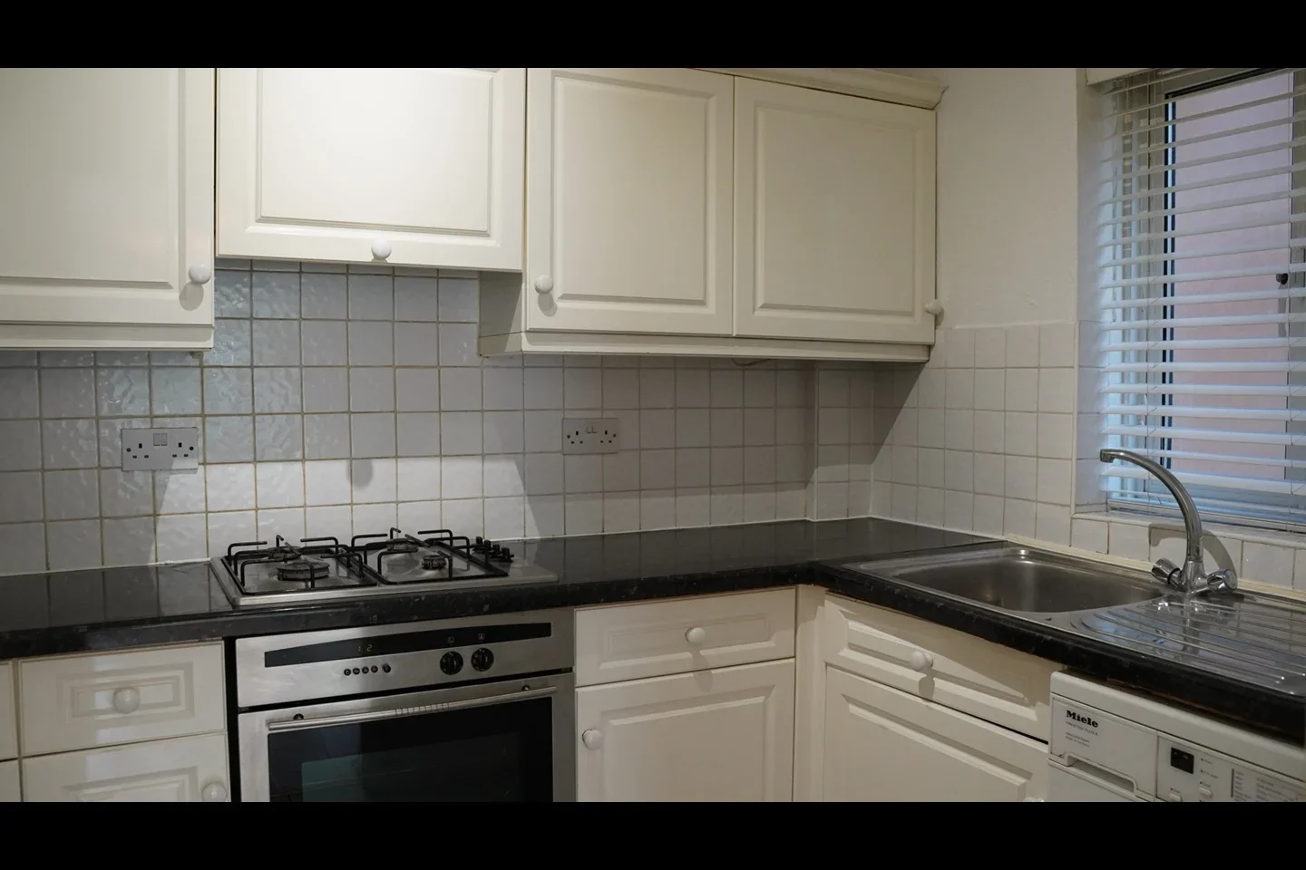 Flat Kingston Road in Greater London