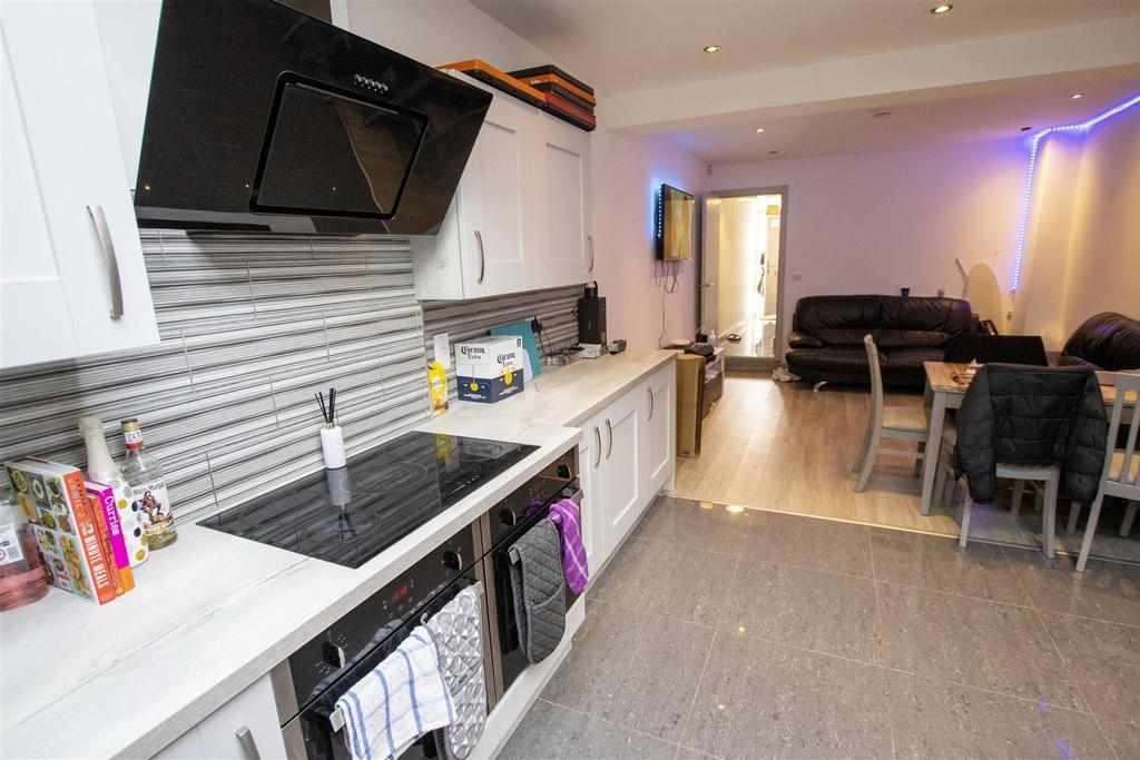 Flat Heeley Road in Birmingham