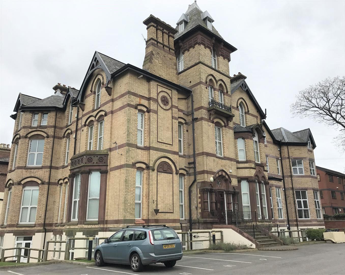 Flat Beresford Road in Oxton