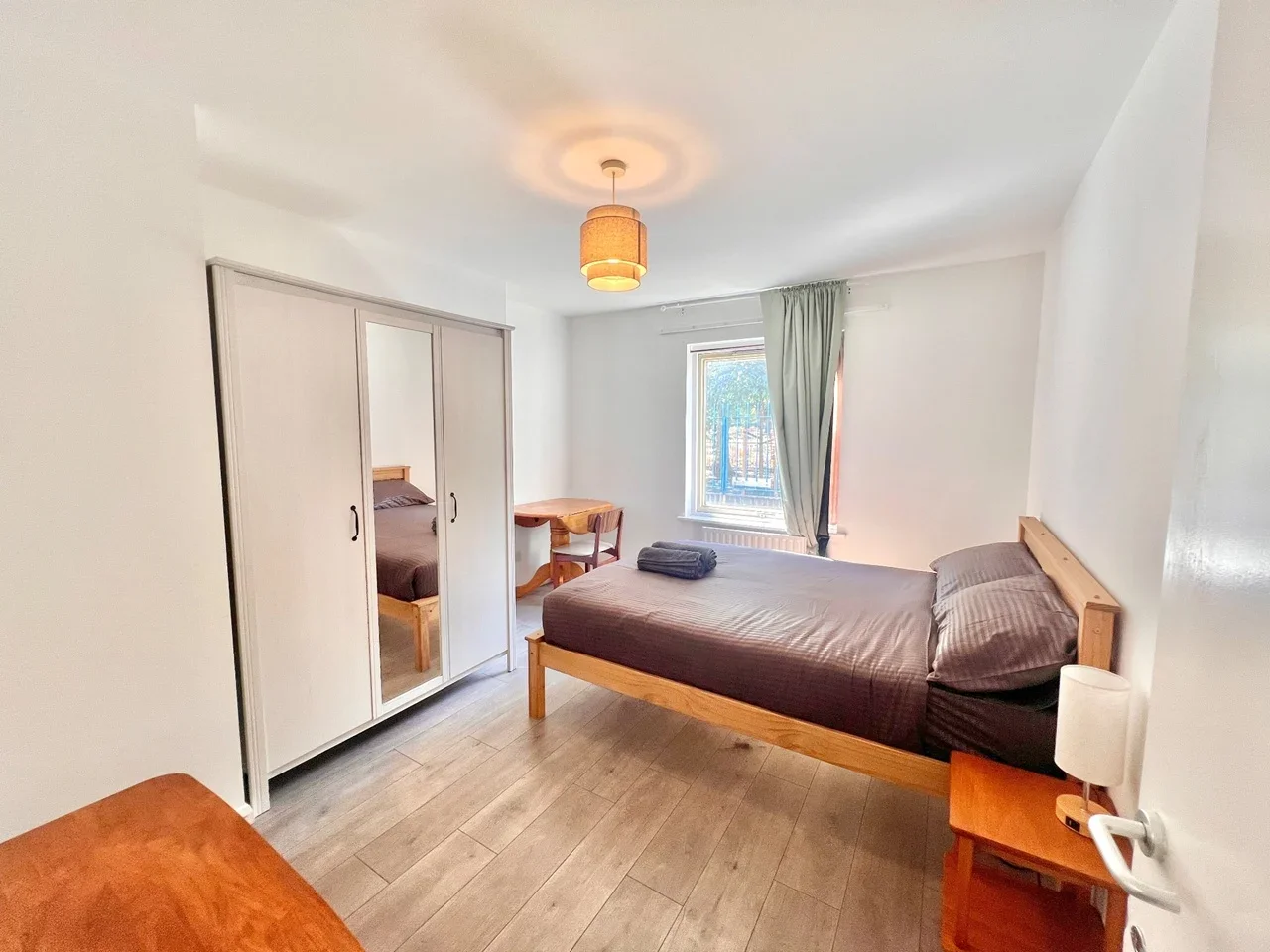 Flat Spa Road in Greater London