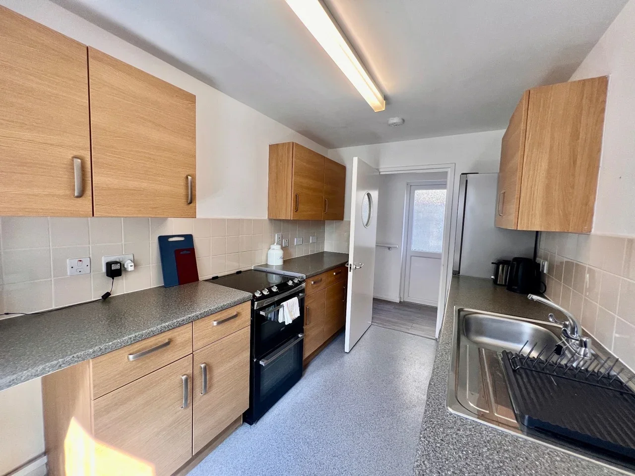 Flat Spa Road in Greater London