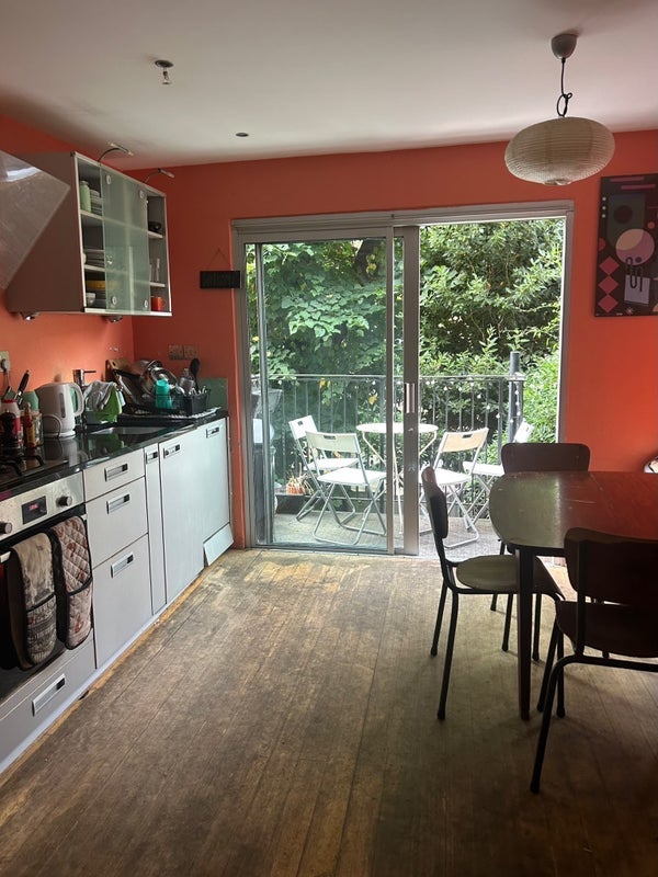 Room Birnam Road in Greater London
