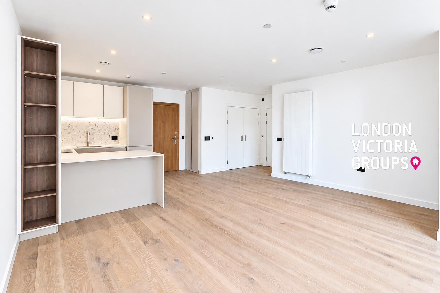 Flat Carnwath Road in Greater London
