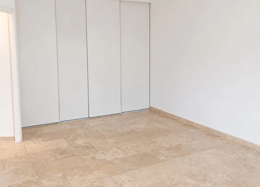 Room Avenue Vauban in Saint-Laurent-du-Var