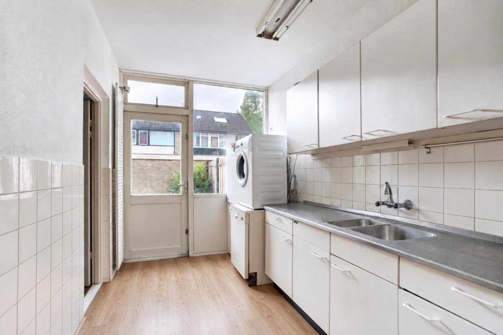 Tussenwoning te koop: Aquamarijnstraat 14, Groningen