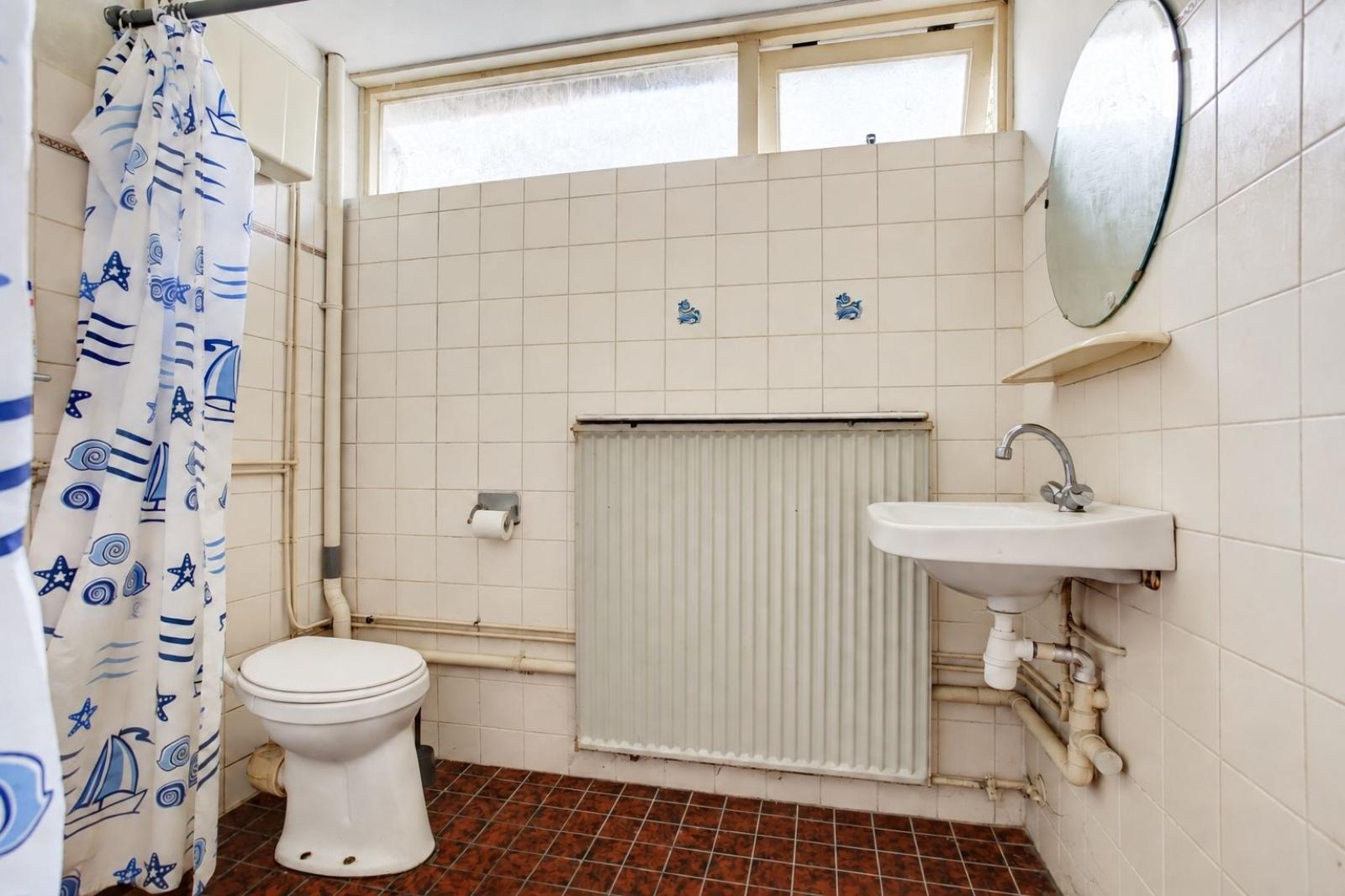 Tussenwoning te koop: Aquamarijnstraat 14, Groningen