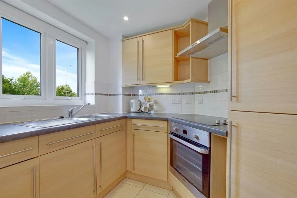 Flat Penlee Close in Edenbridge
