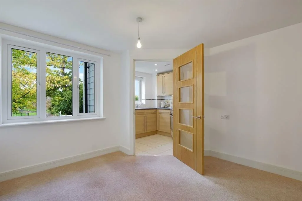 Flat Penlee Close in Edenbridge