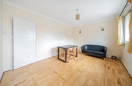 Flat Windsor Road in Slough