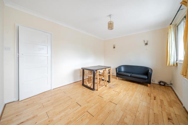 Flat Windsor Road in Slough