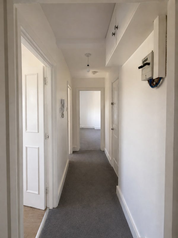 Flat Palace Road in Greater London