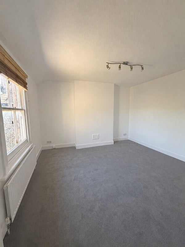 Flat Palace Road in Greater London