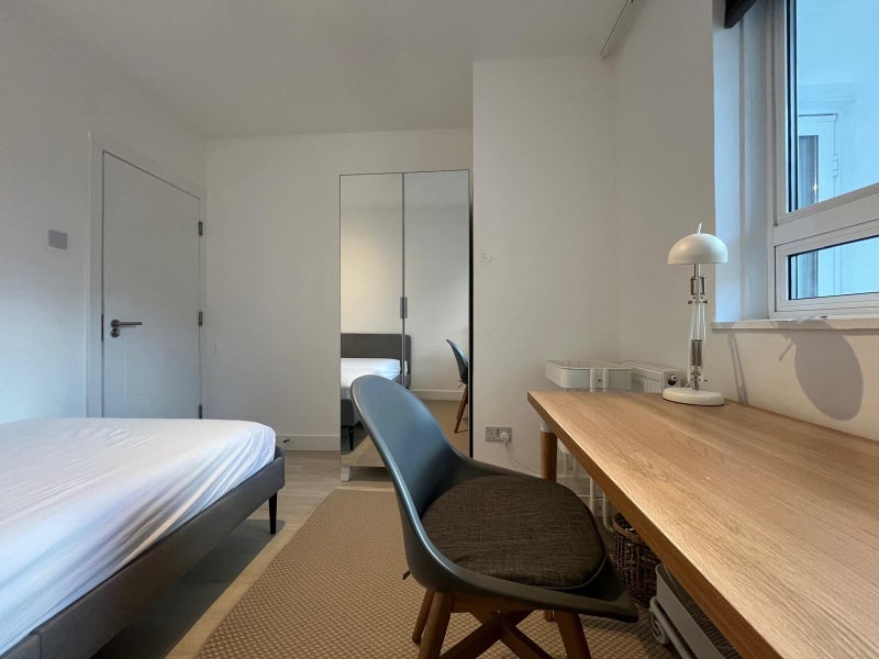 Room Stanhope Street in Greater London