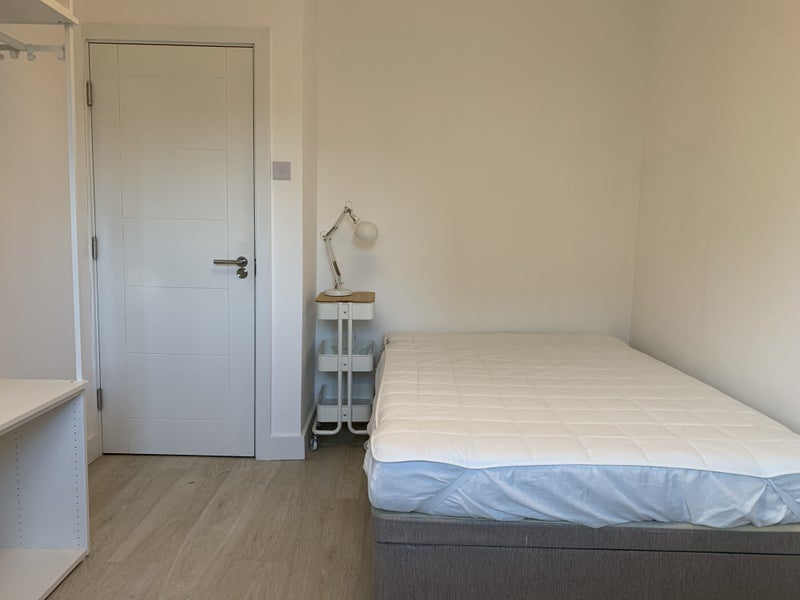 Room Stanhope Street in Greater London