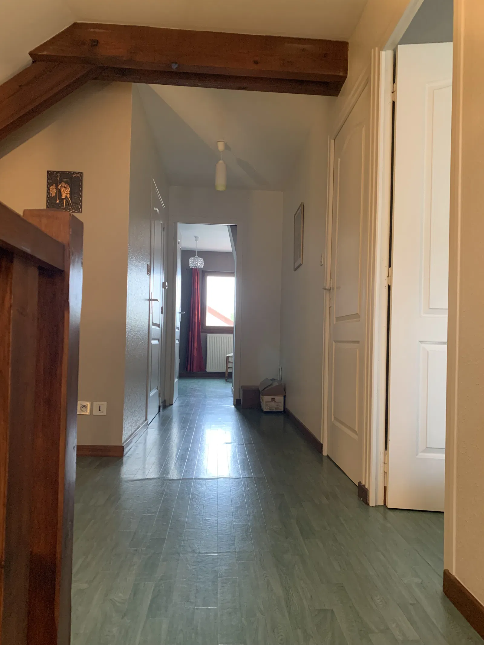 Room Rue Camille Desmoulins in Châtenoy-le-Royal
