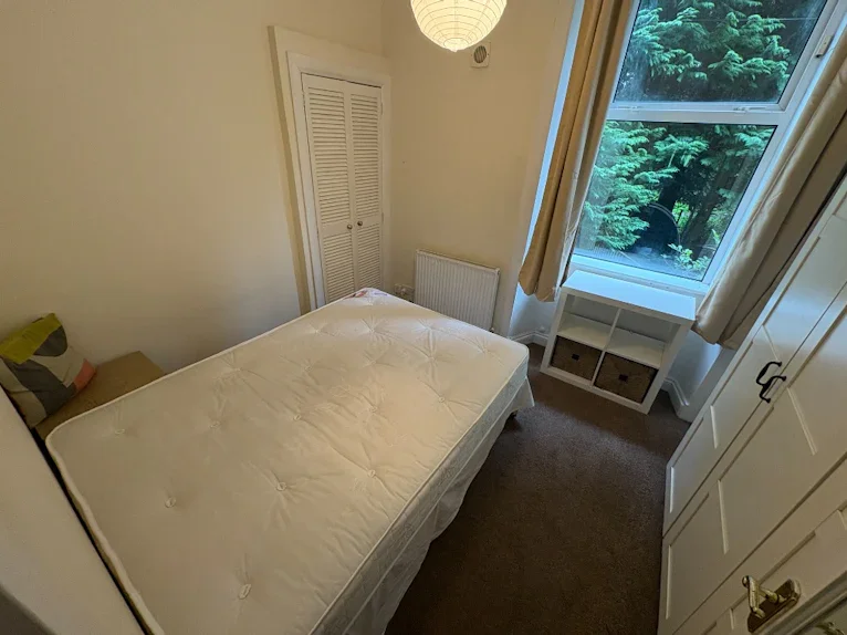 Flat Thornwood Avenue in Glasgow
