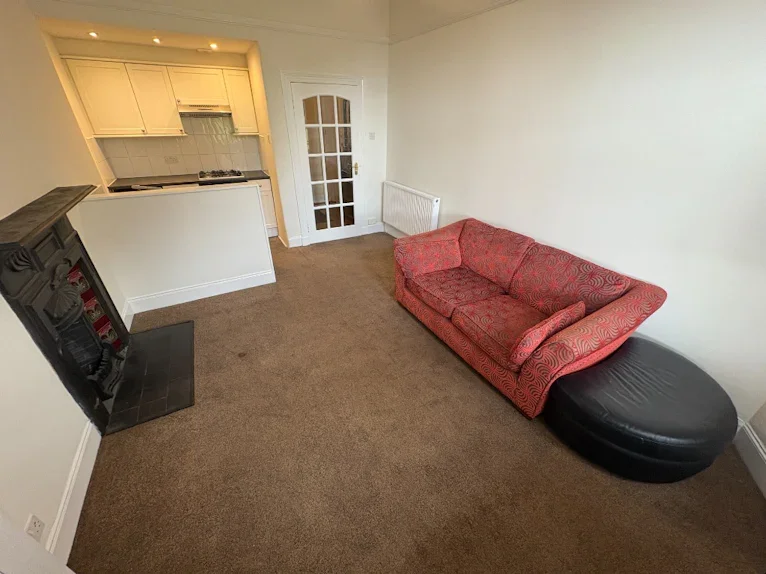 Flat Thornwood Avenue in Glasgow