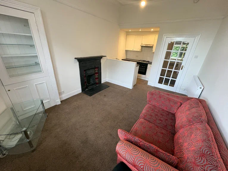 Flat Thornwood Avenue in Glasgow