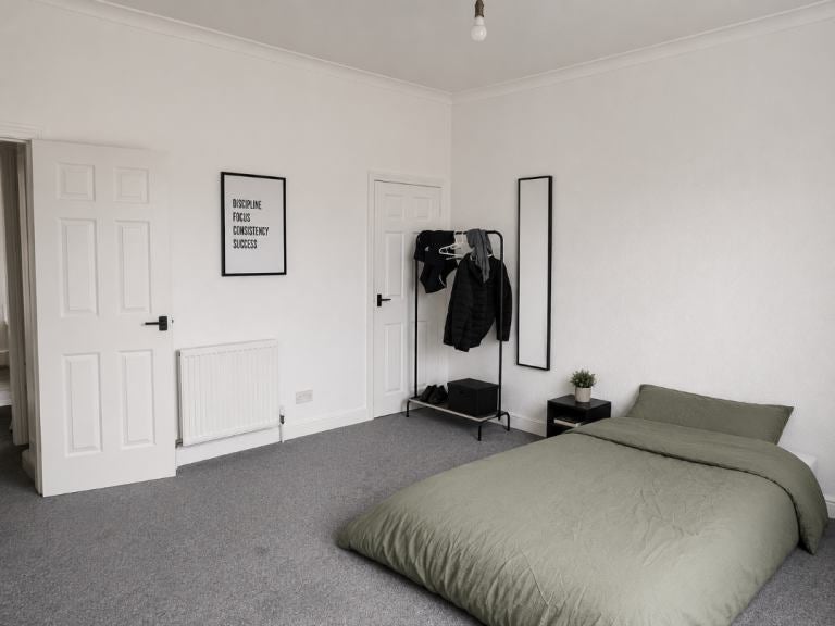Room Hunslet Street in Burnley