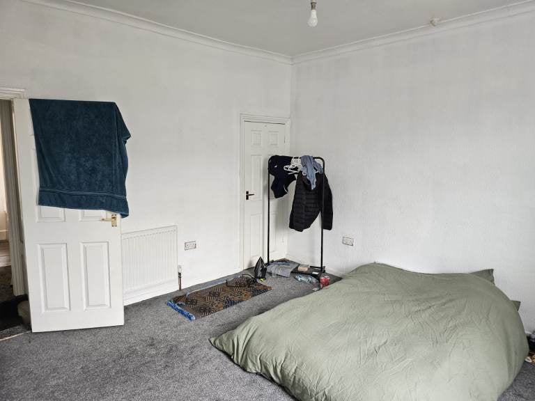 Room Hunslet Street in Burnley
